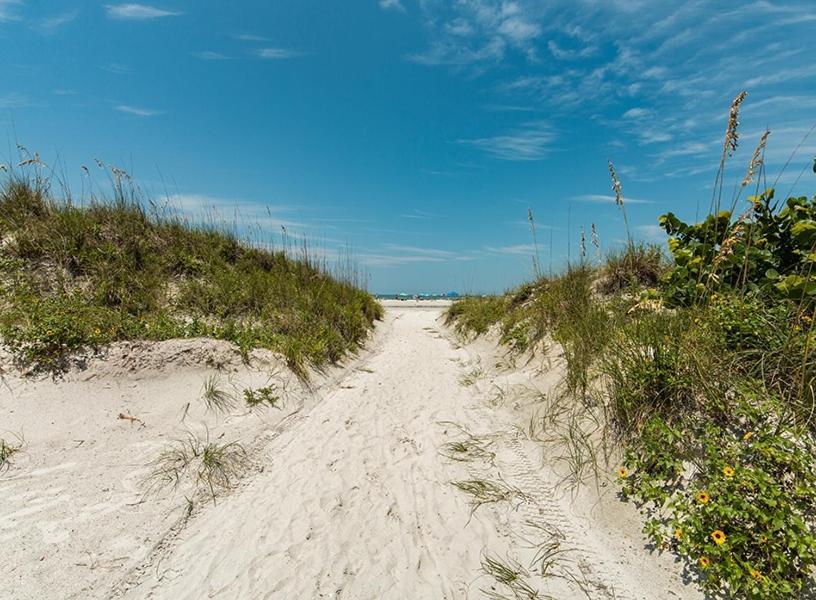 Beachcomber Beach House - Weekly Rental Just Steps To White Sand Beach! Home Clearwater Beach Exterior photo