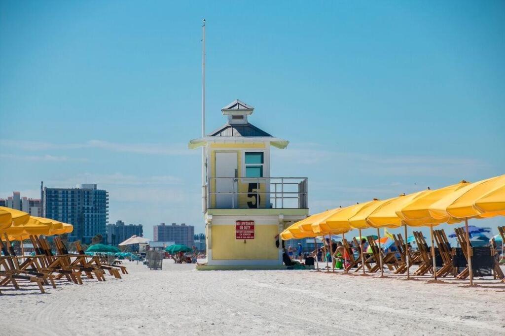 Beachcomber Beach House - Weekly Rental Just Steps To White Sand Beach! Home Clearwater Beach Exterior photo